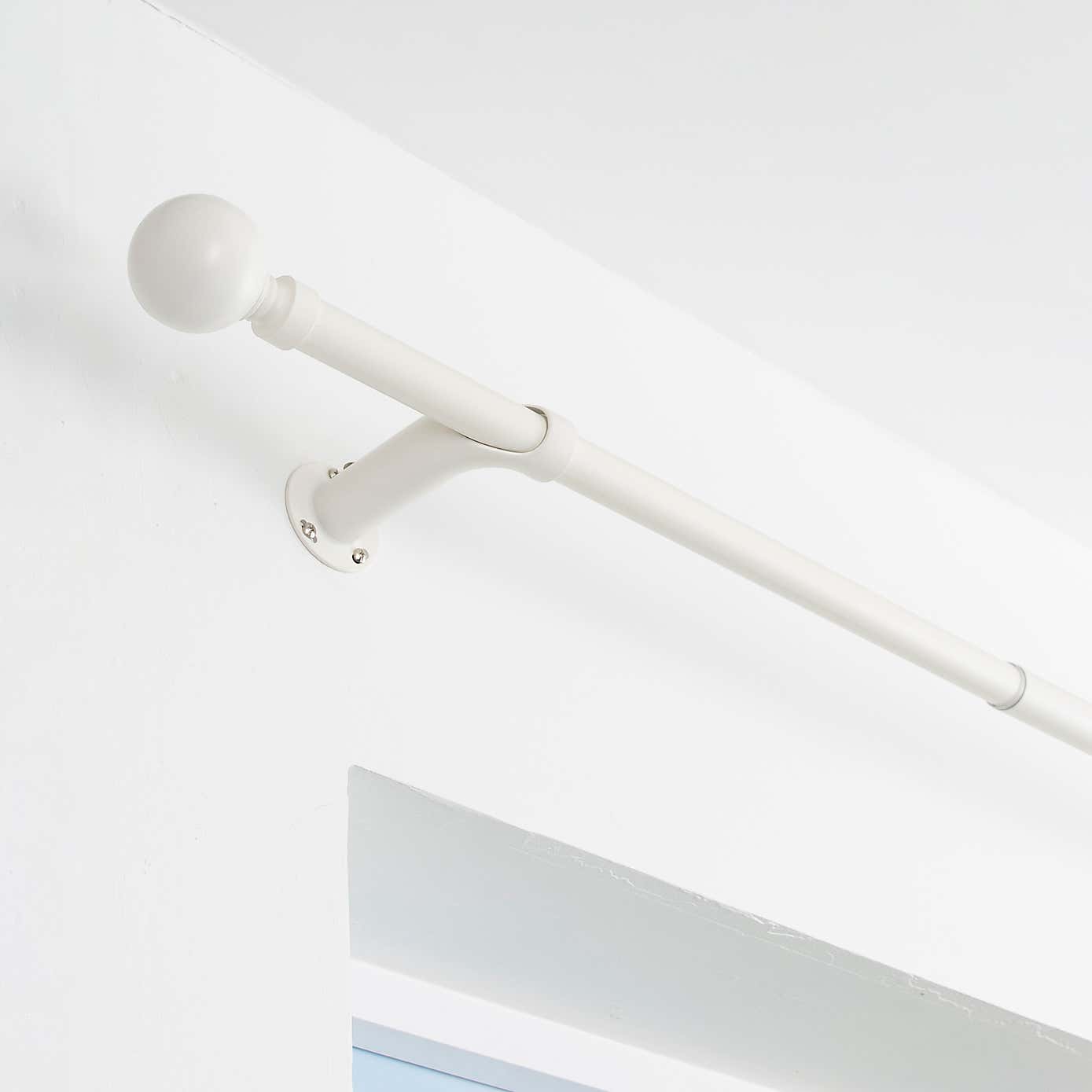 Ashton Room Darkening Extendable Eyelet Curtain Pole 25/28mm
