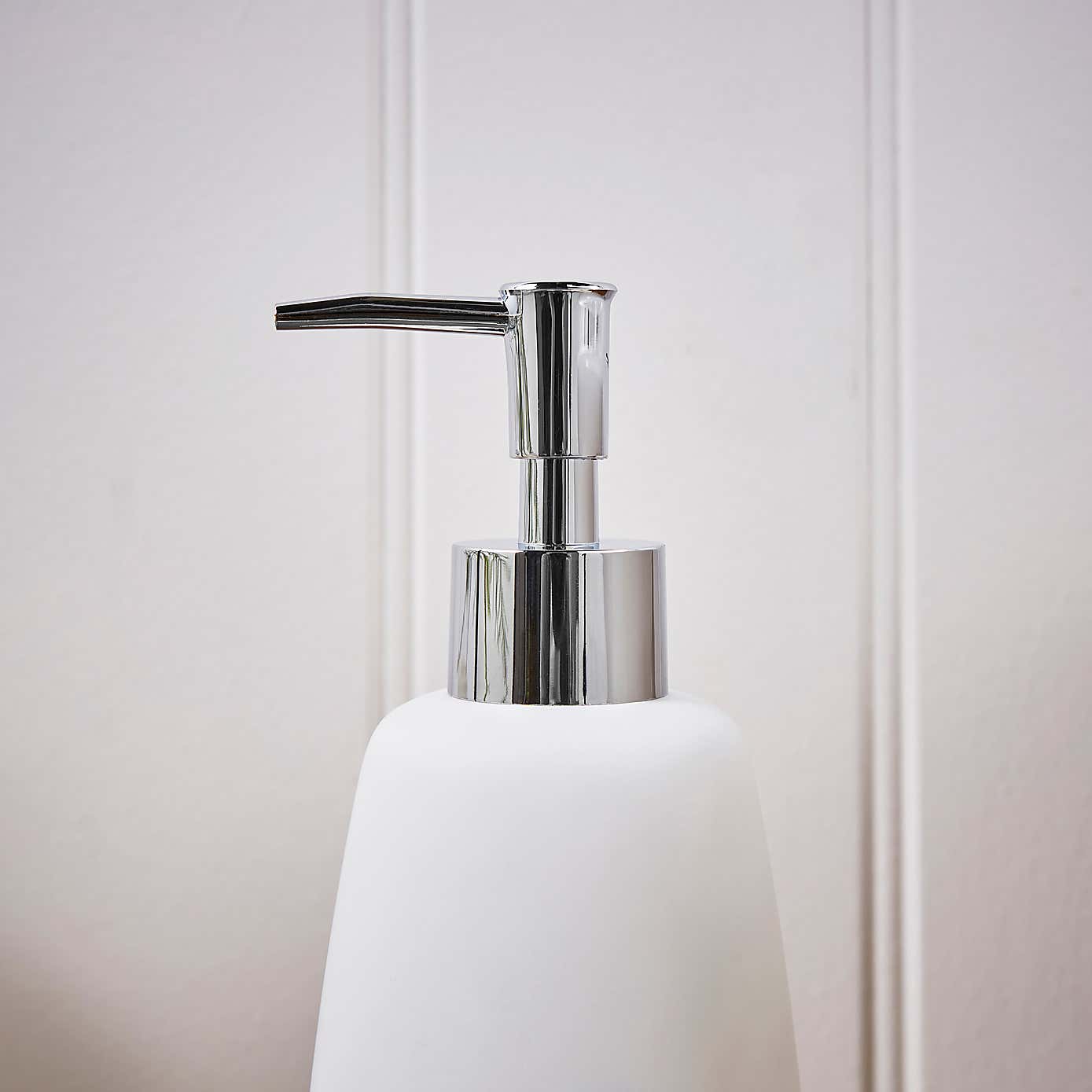 Puffin Dispenser