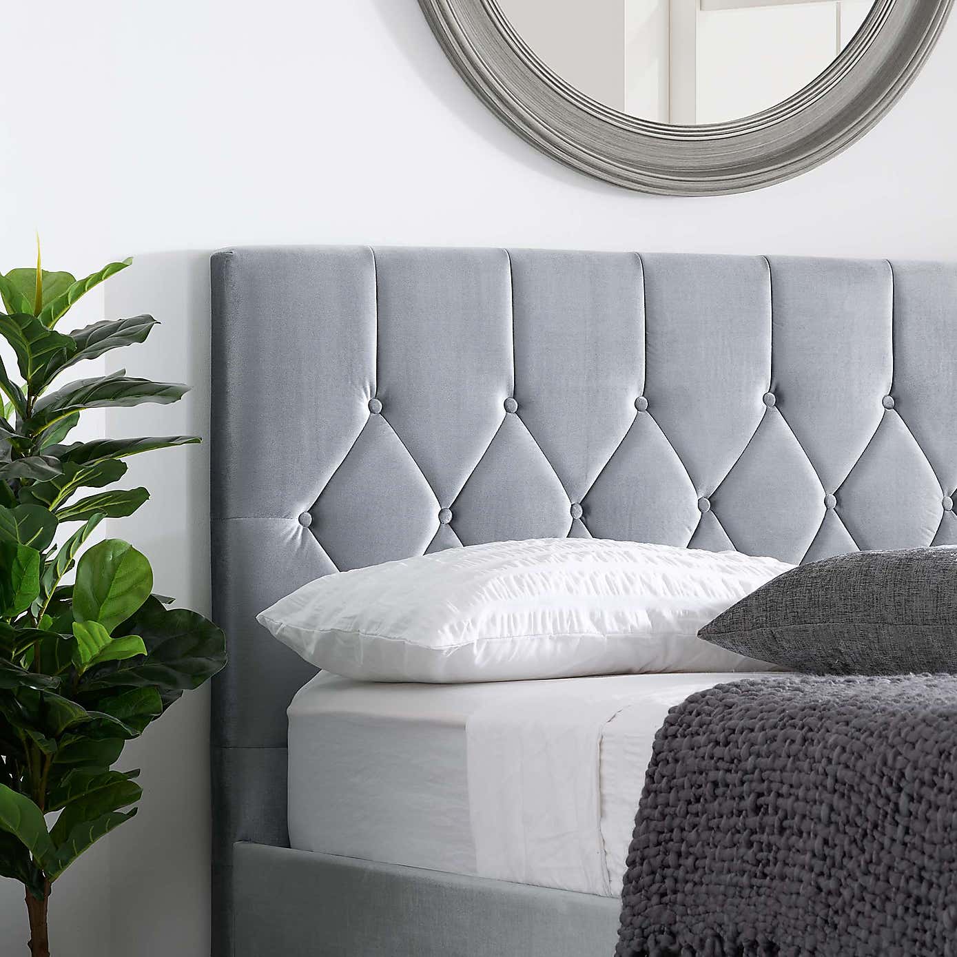 Loxley Velvet Bed