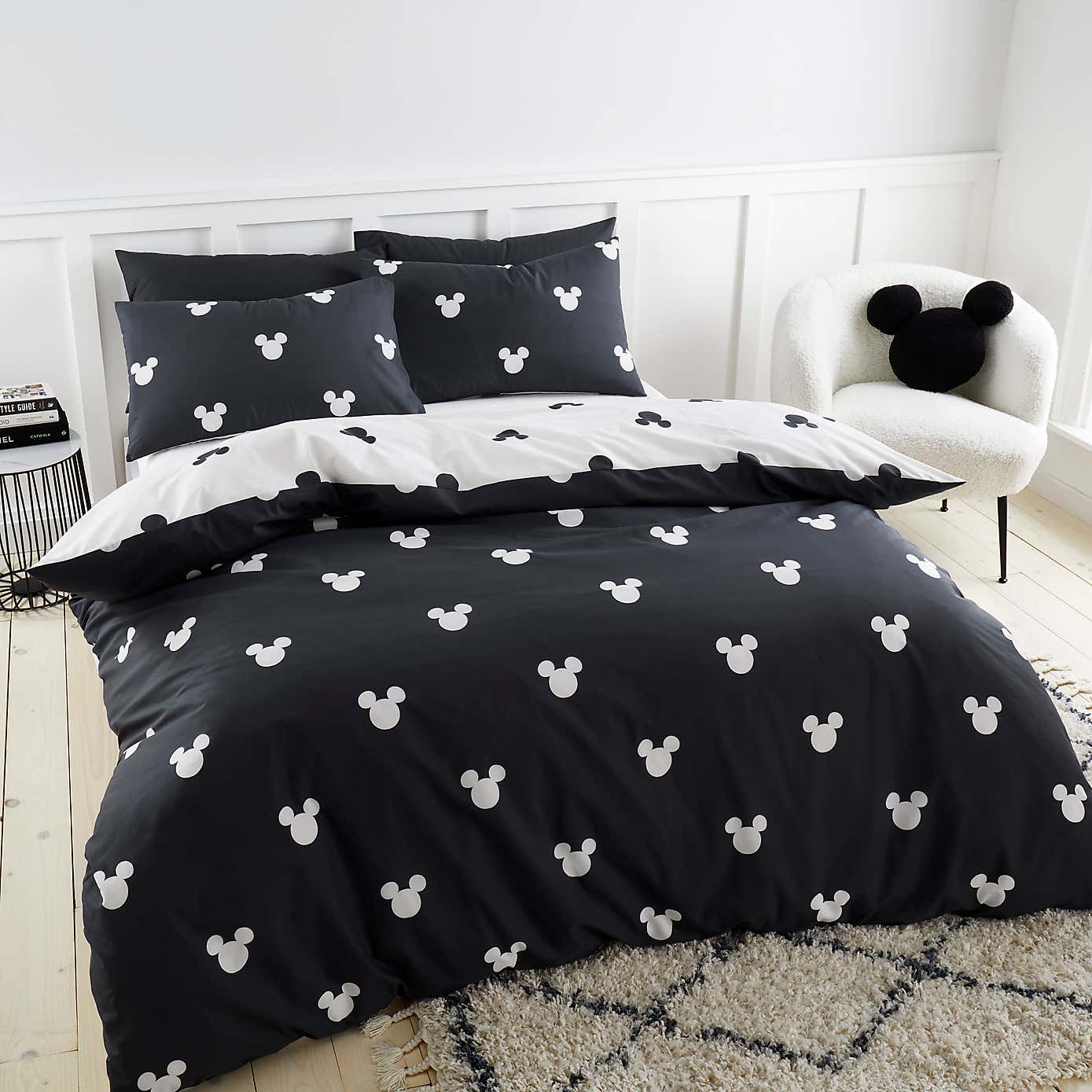 Mickey Mono Duvet Cover and Pillowcase Set