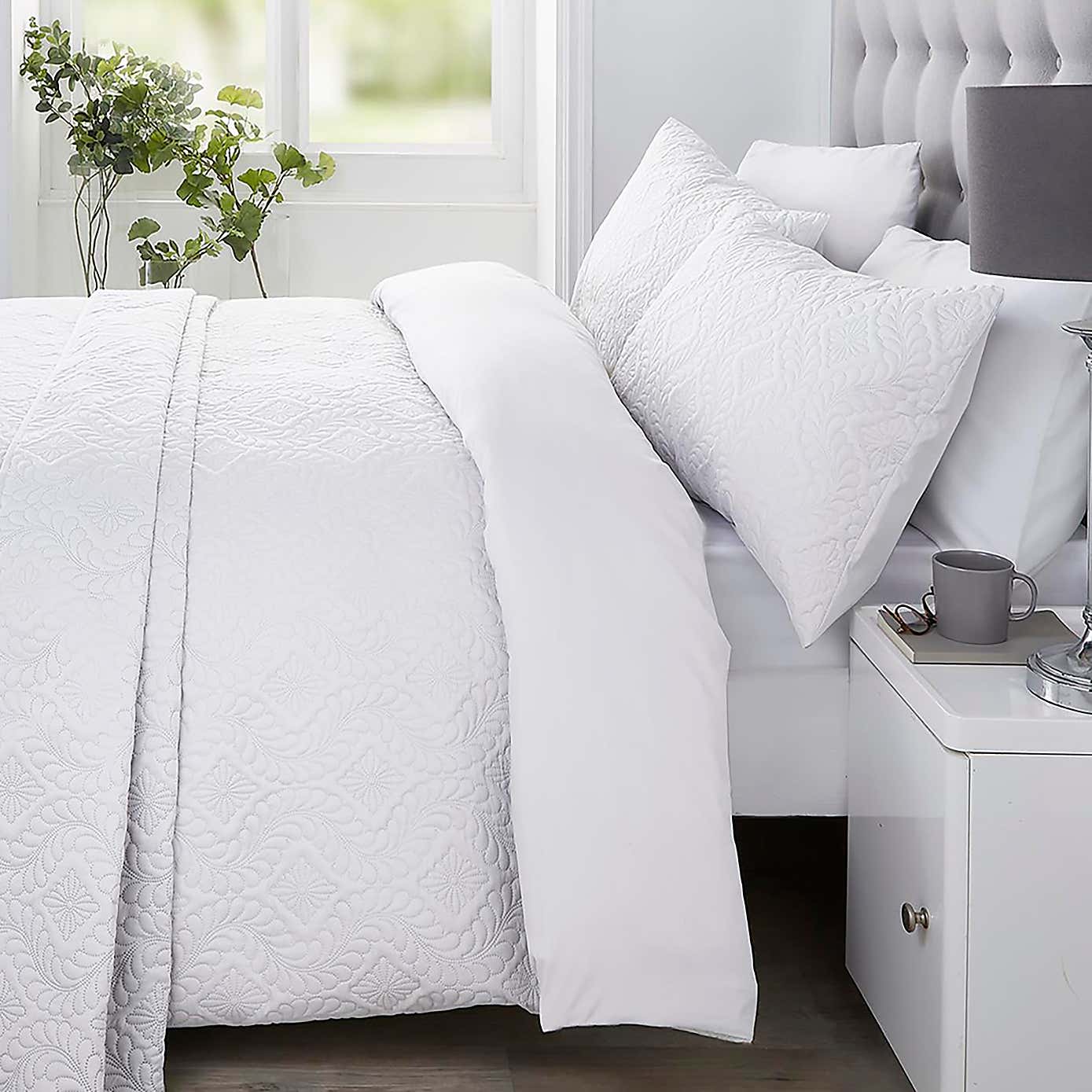 Serene Gianna Bedspread 230cm x 200cm