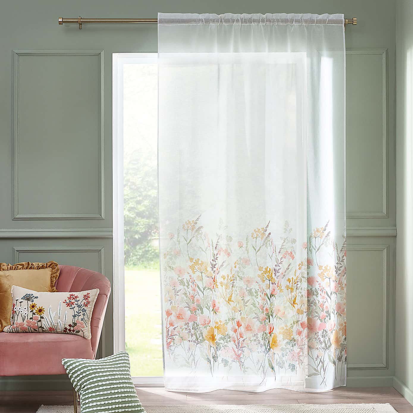 Catherine Lansfield Countryside Floral Slot Top Voile Panel