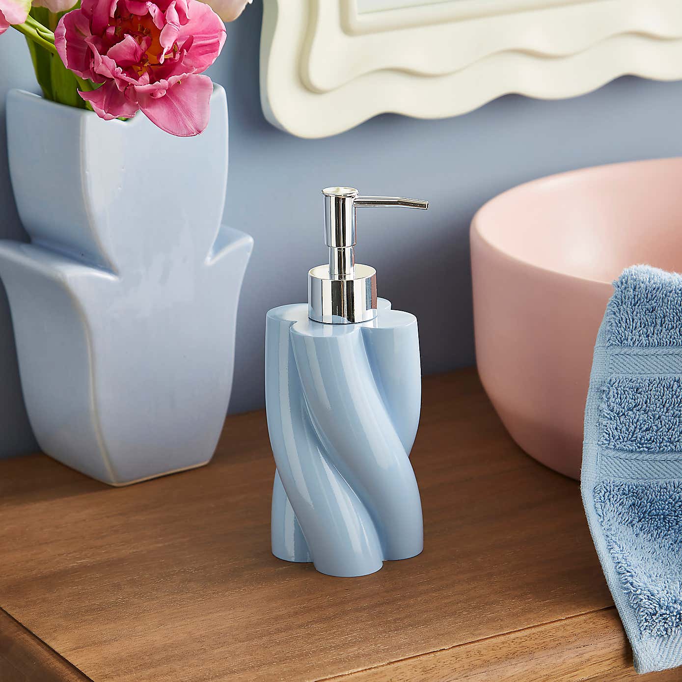 Twist Resin Soap Dispenser