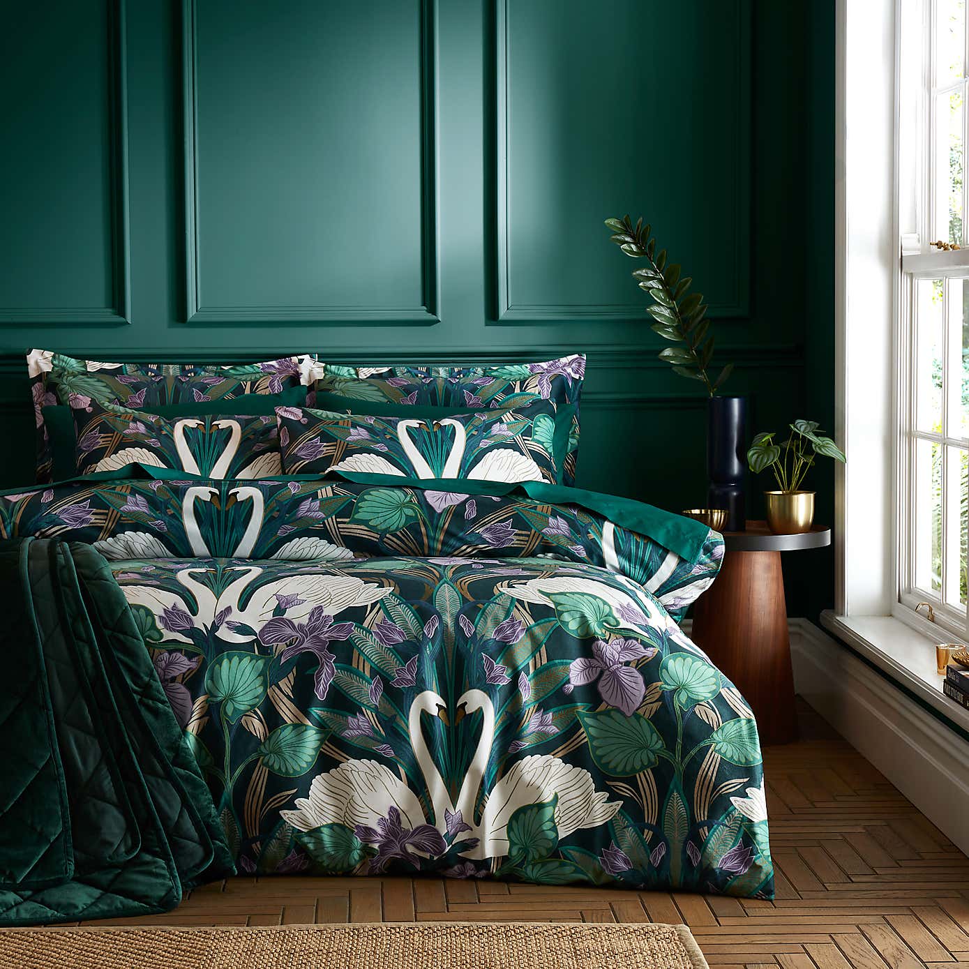 Nouveau Swan Emerald Oxford Pillowcase
