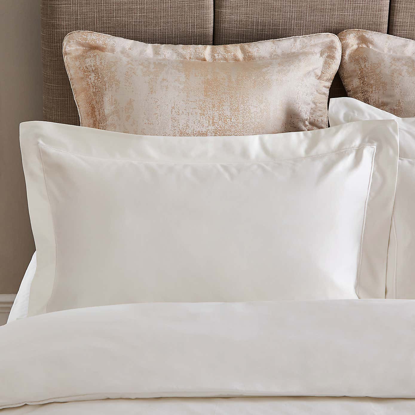Dorma Egyptian Cotton 1000 Thread Count Cream Oxford Pillowcase