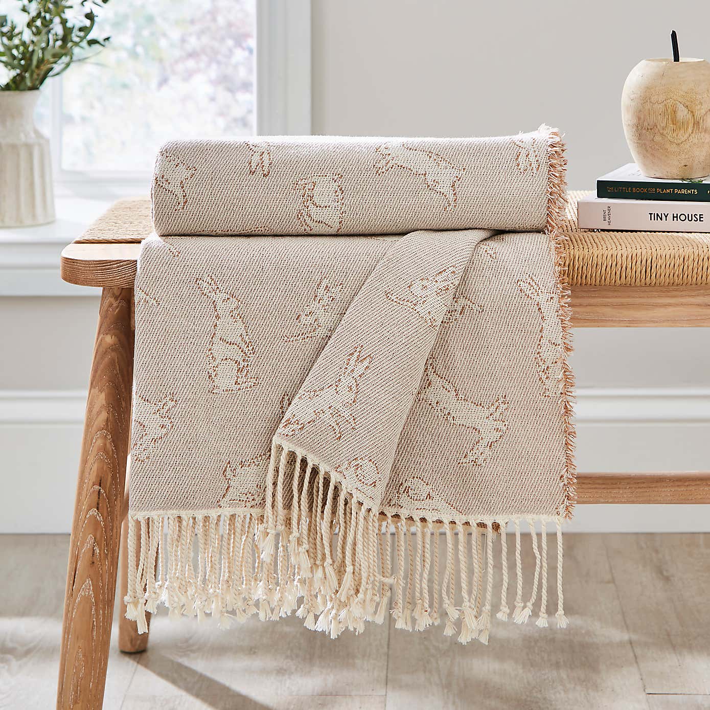 Hare Jacquard Woven Throw 130x180cm