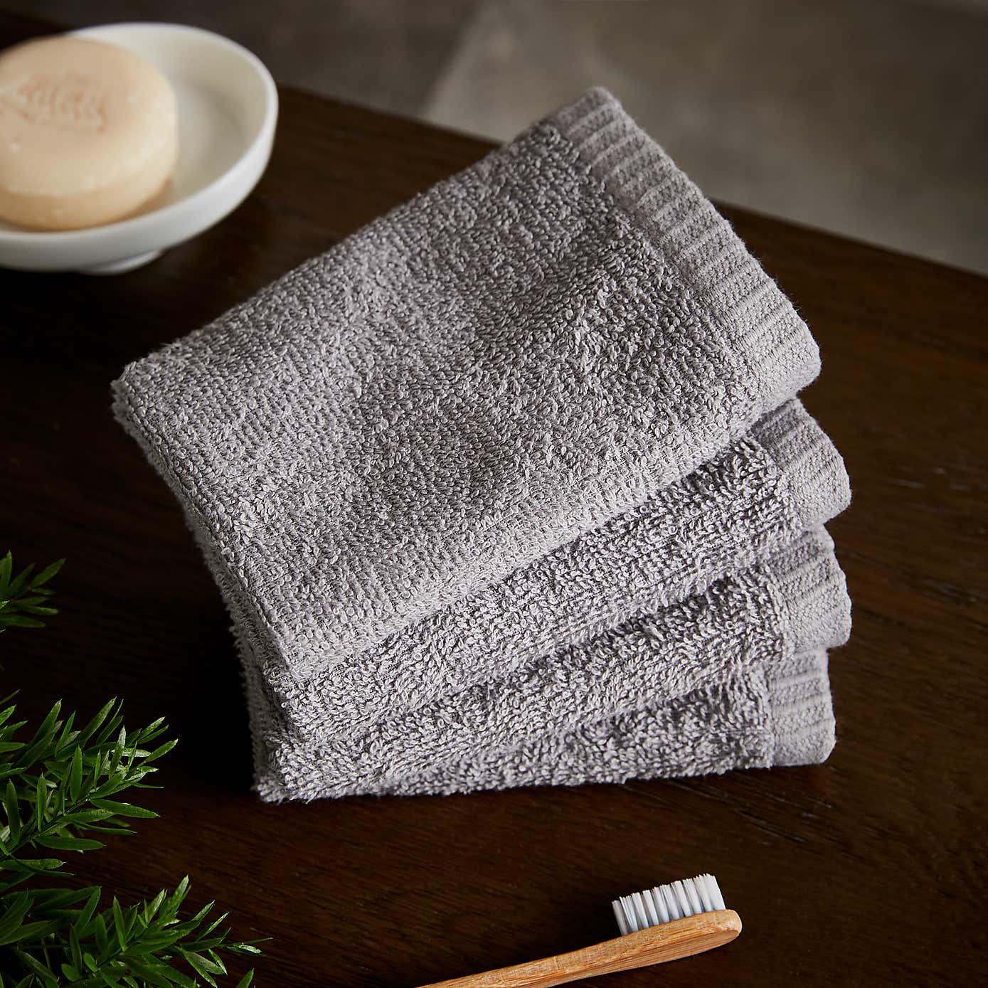 Set of 4 Catherine Lansfield Quick Dry Face Cloths