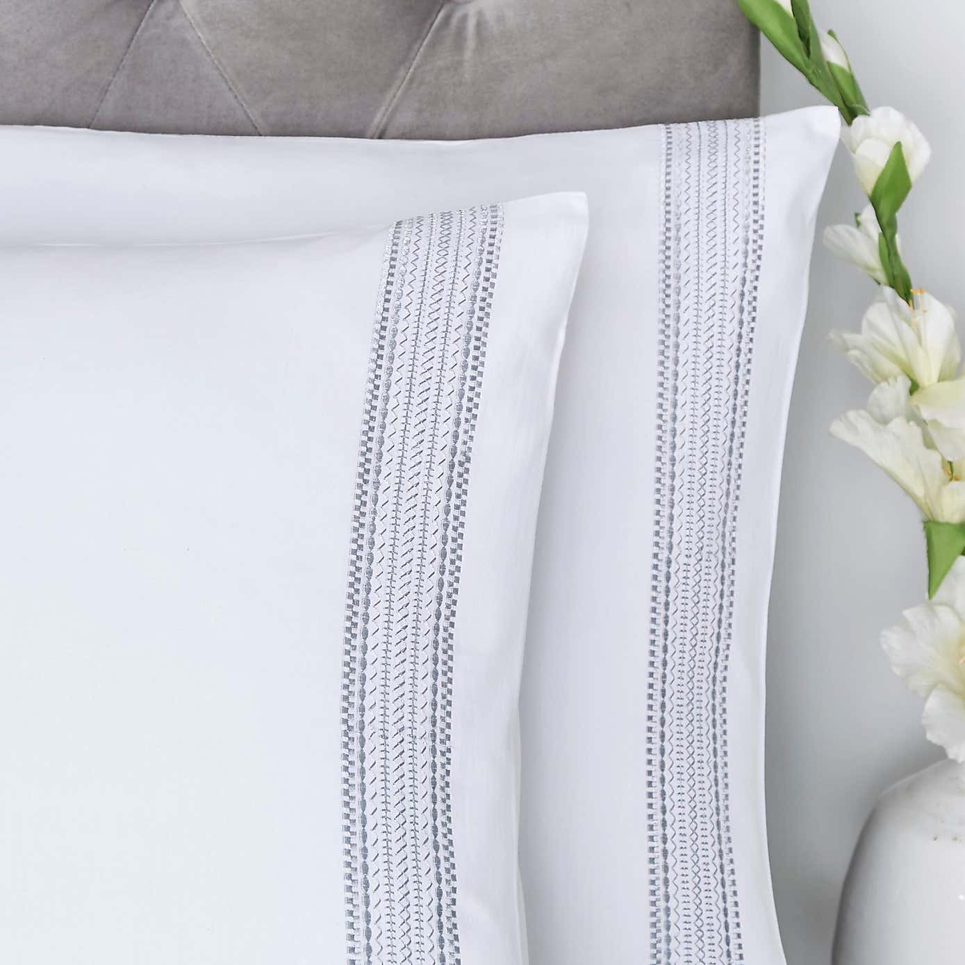 Appletree Boutique Embroidered Band 200 Thread Count Cotton Duvet Cover and Pillowcase Set