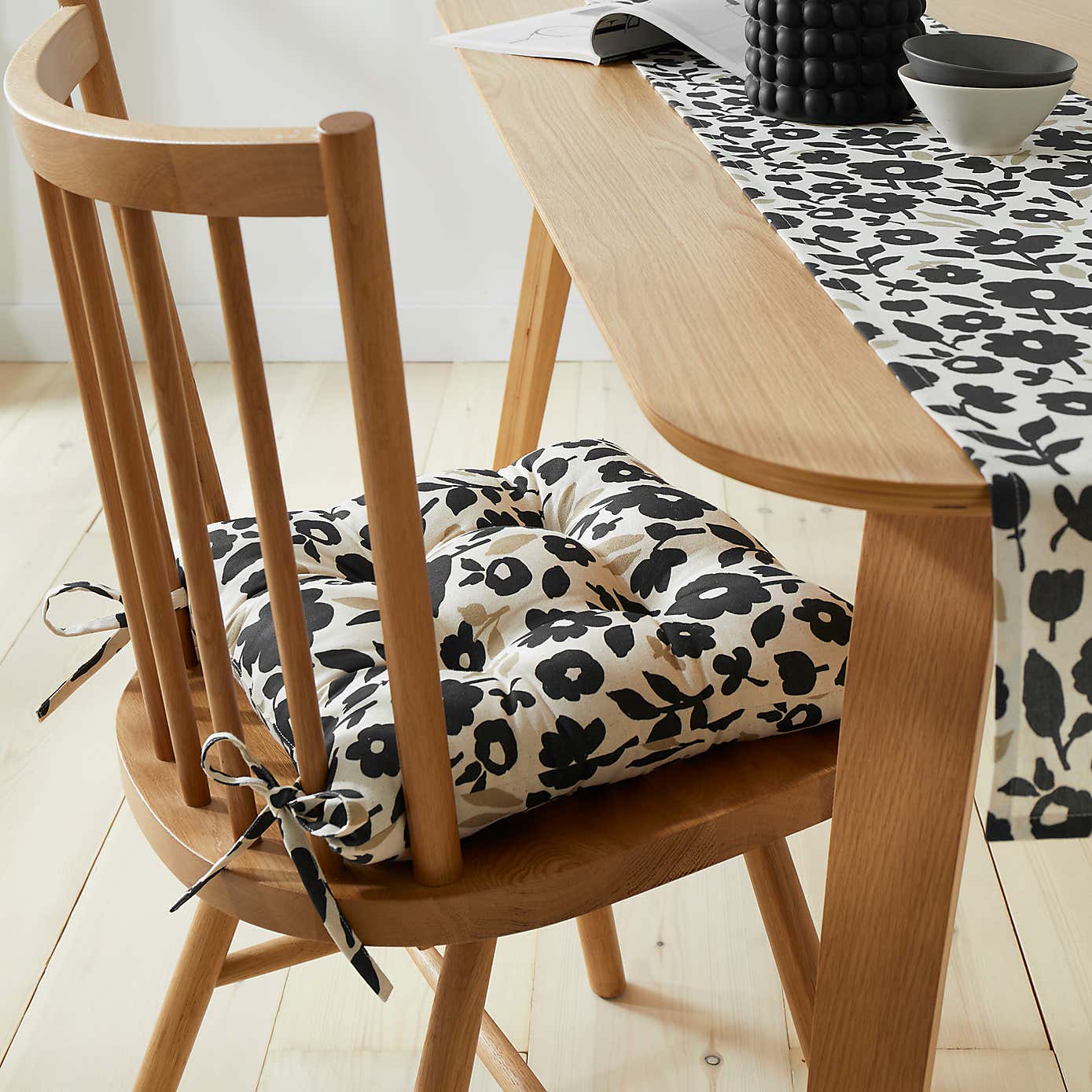Floral Monochrome Cotton Seat Pad