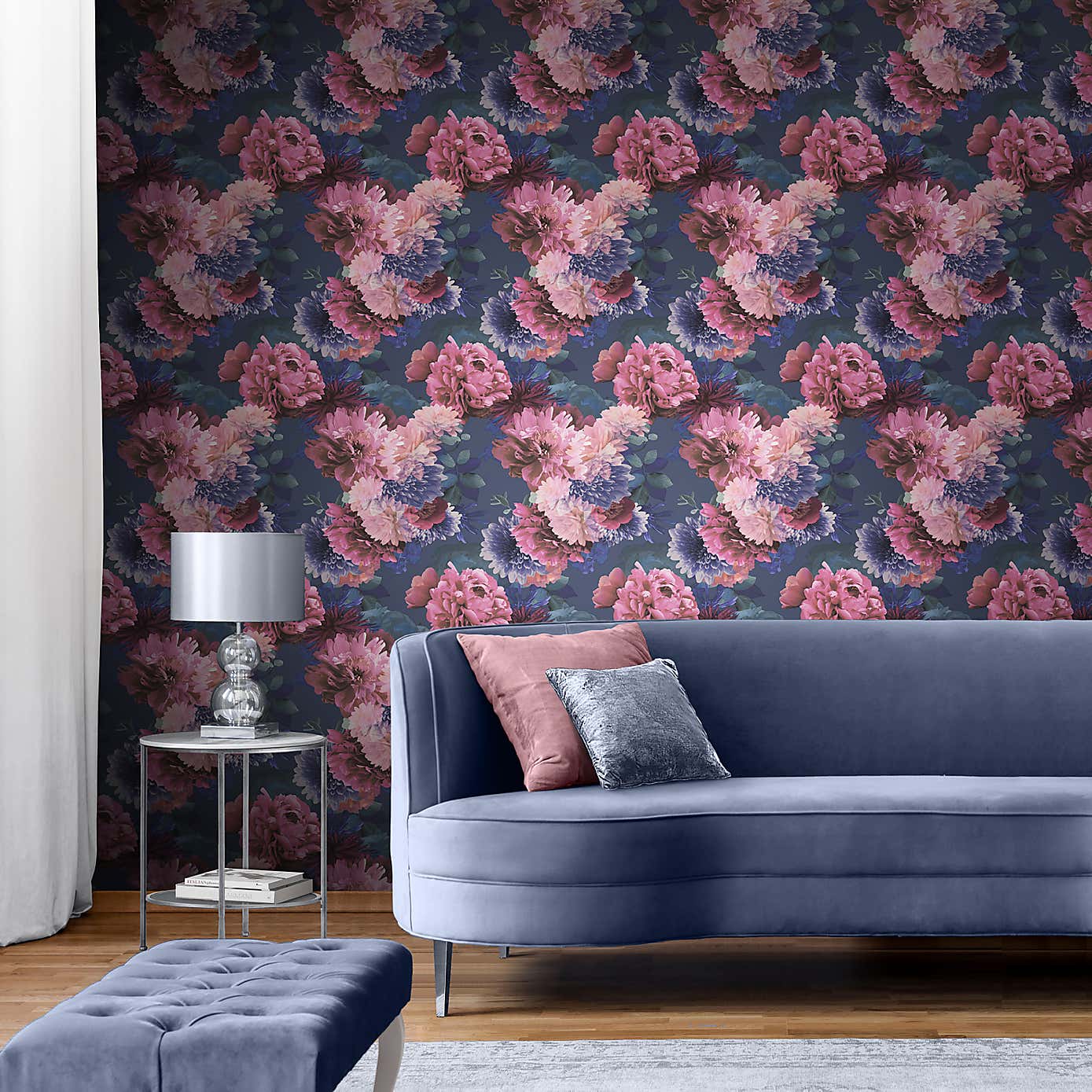 Lipsy Issey Wallpaper
