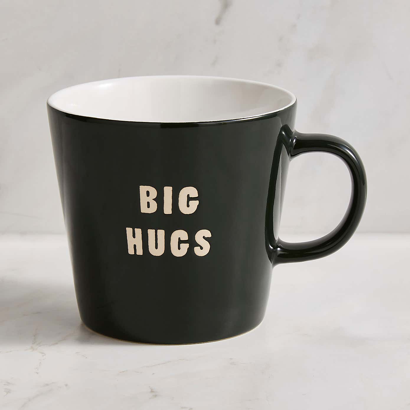 Ceramic Black Big Hugs Slogan Mug