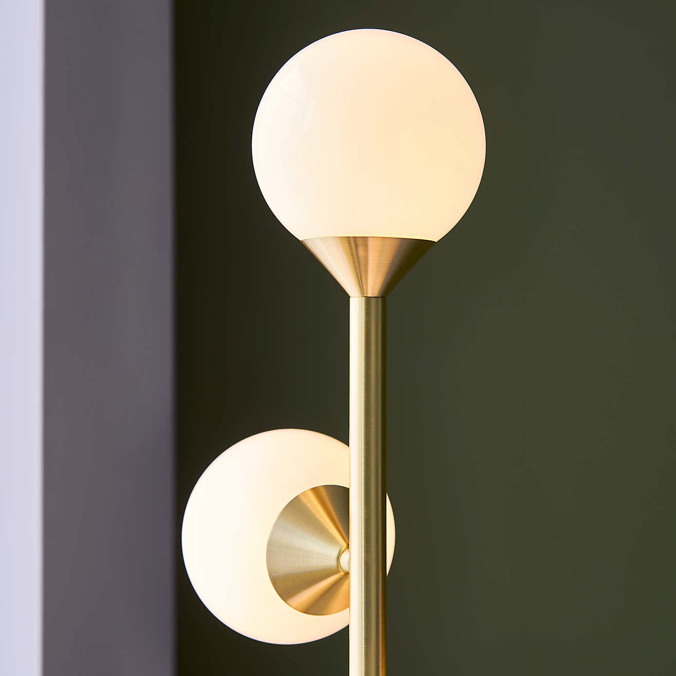Vogue Lighting Willis 5 Light Floor Lamp