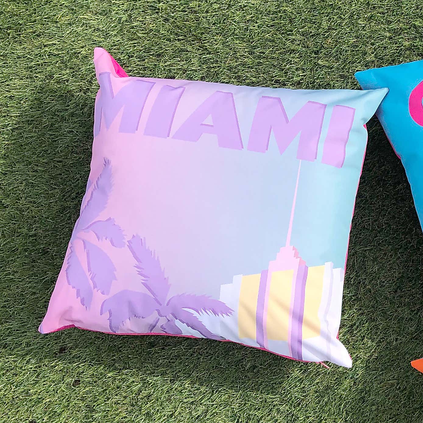 furn. Miami Outdoor Cushion