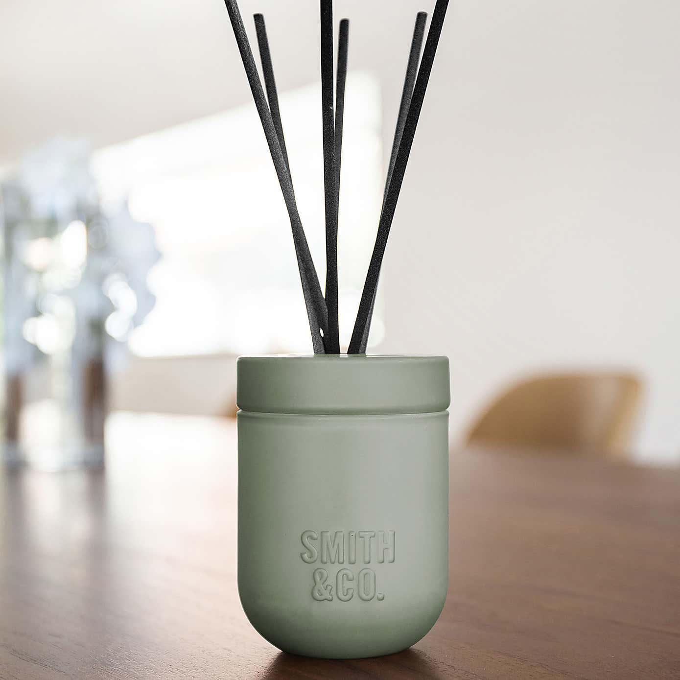 Smith & Co Amber & Freesia Diffuser