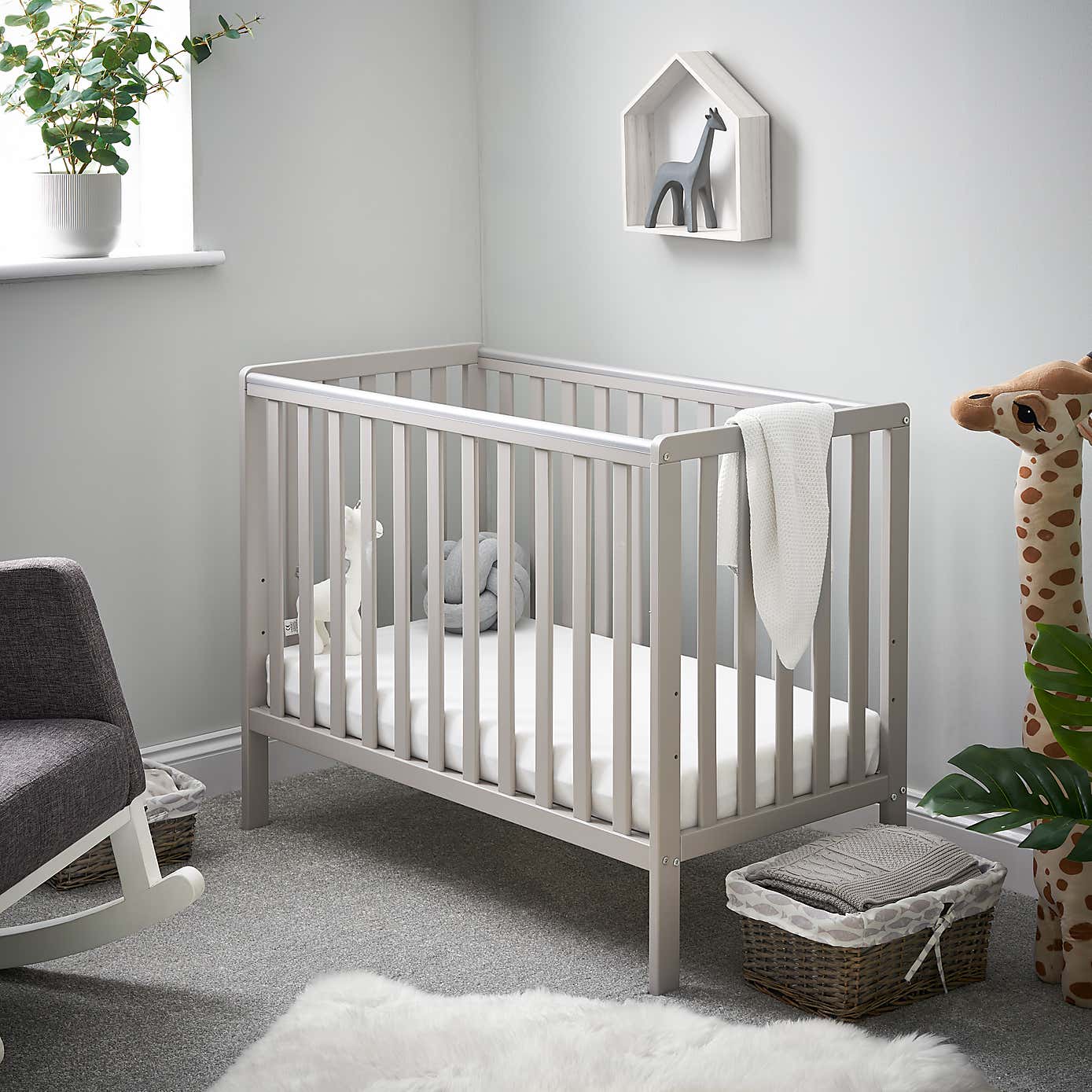 OBaby Bantam Space Saver Cot, Pine