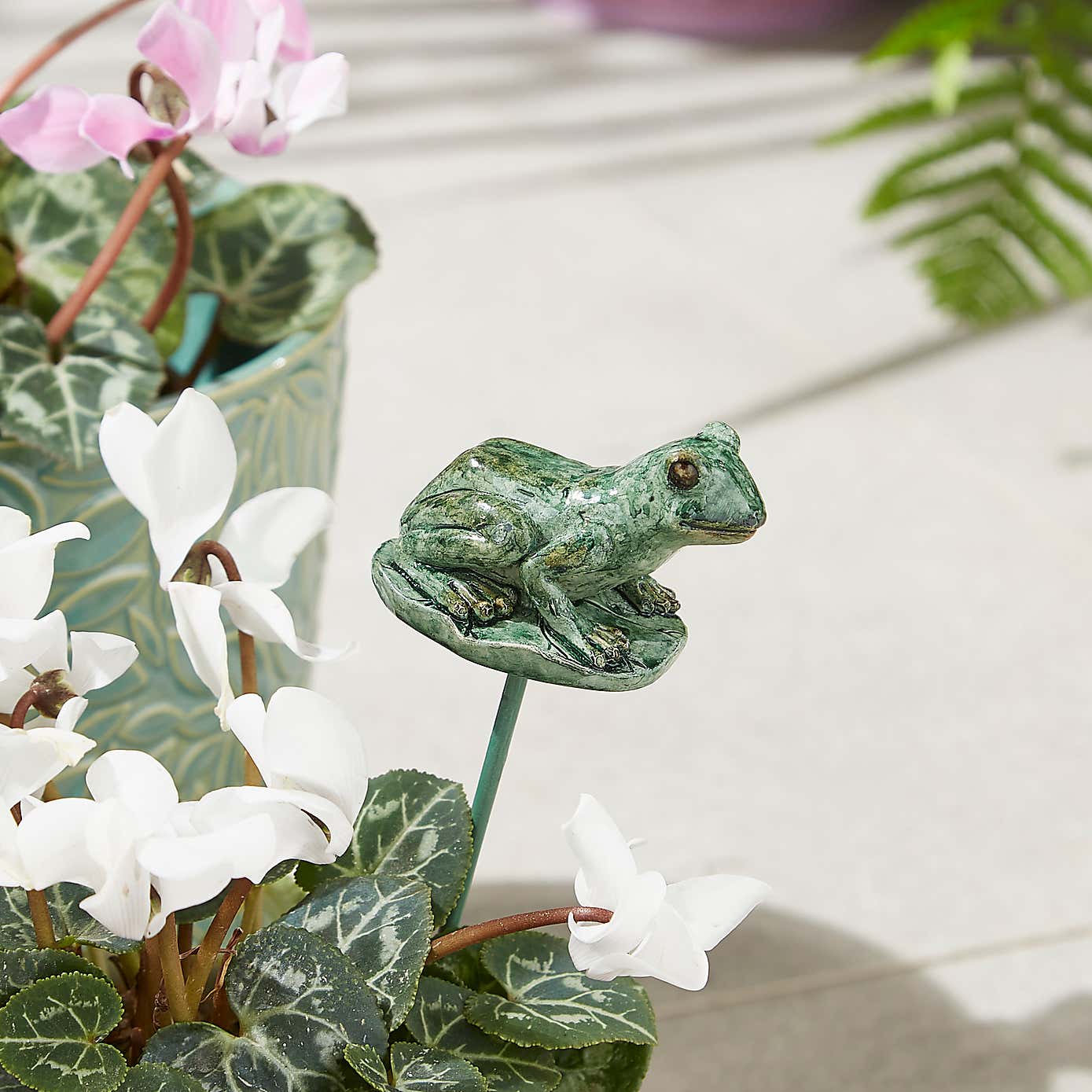 Resin Frog Stake
