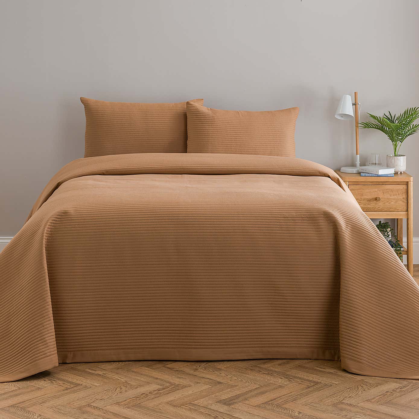 Spencer Pinsonic Natural Bedspread
