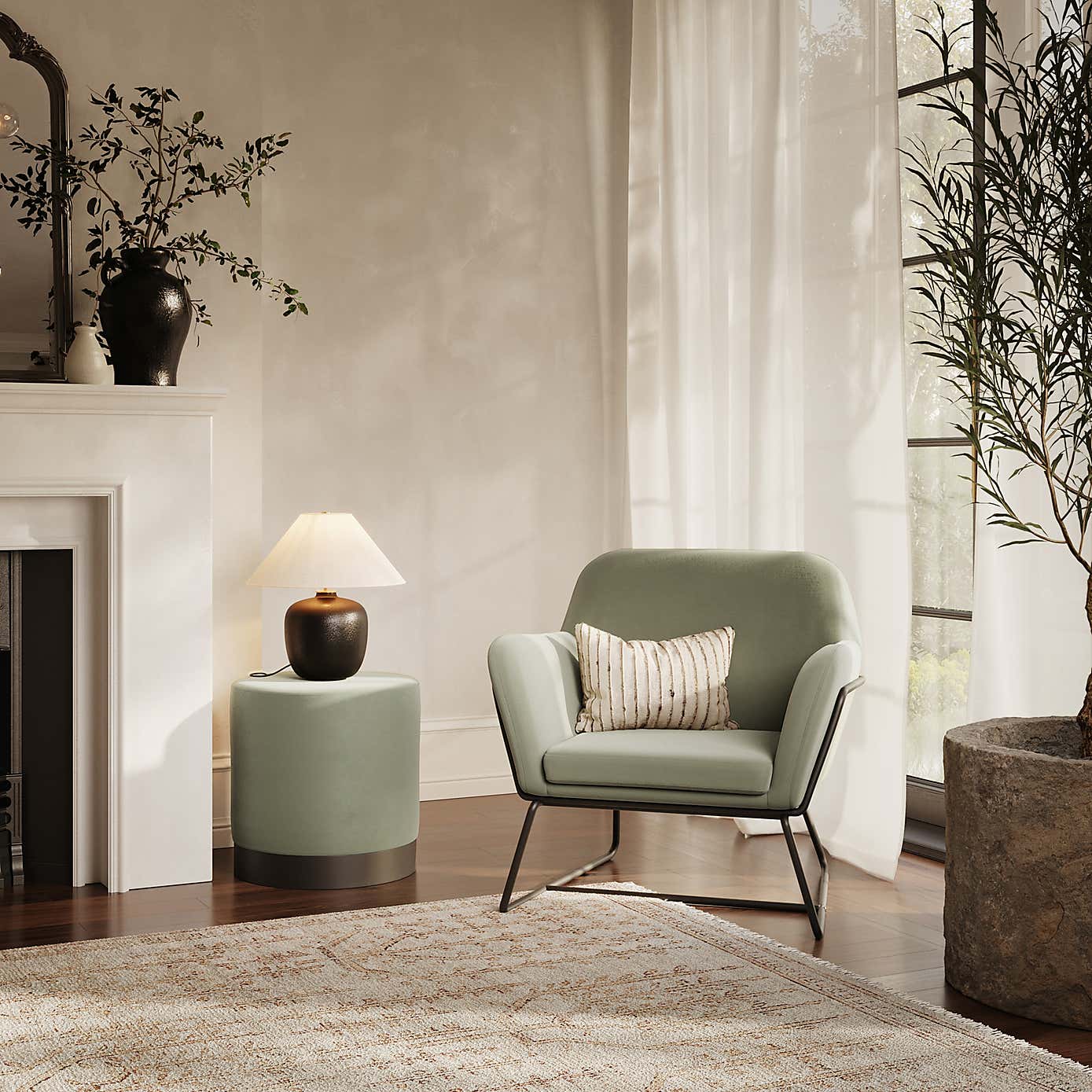 Lara Velvet Pouffe