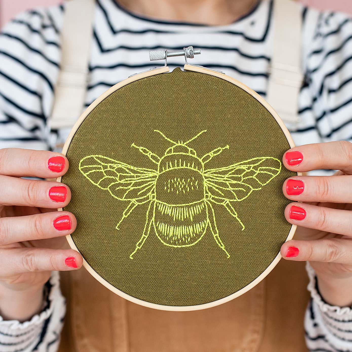 Cotton Clara Bee Khaki Embroidery Hoop Kit
