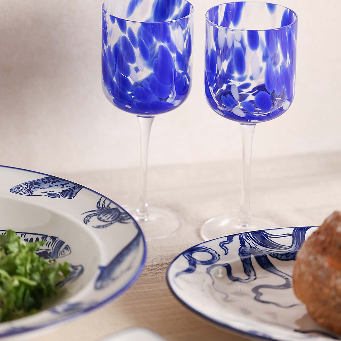 Hestia Set of 2 Blue Tortoise Shell Wine Glasses