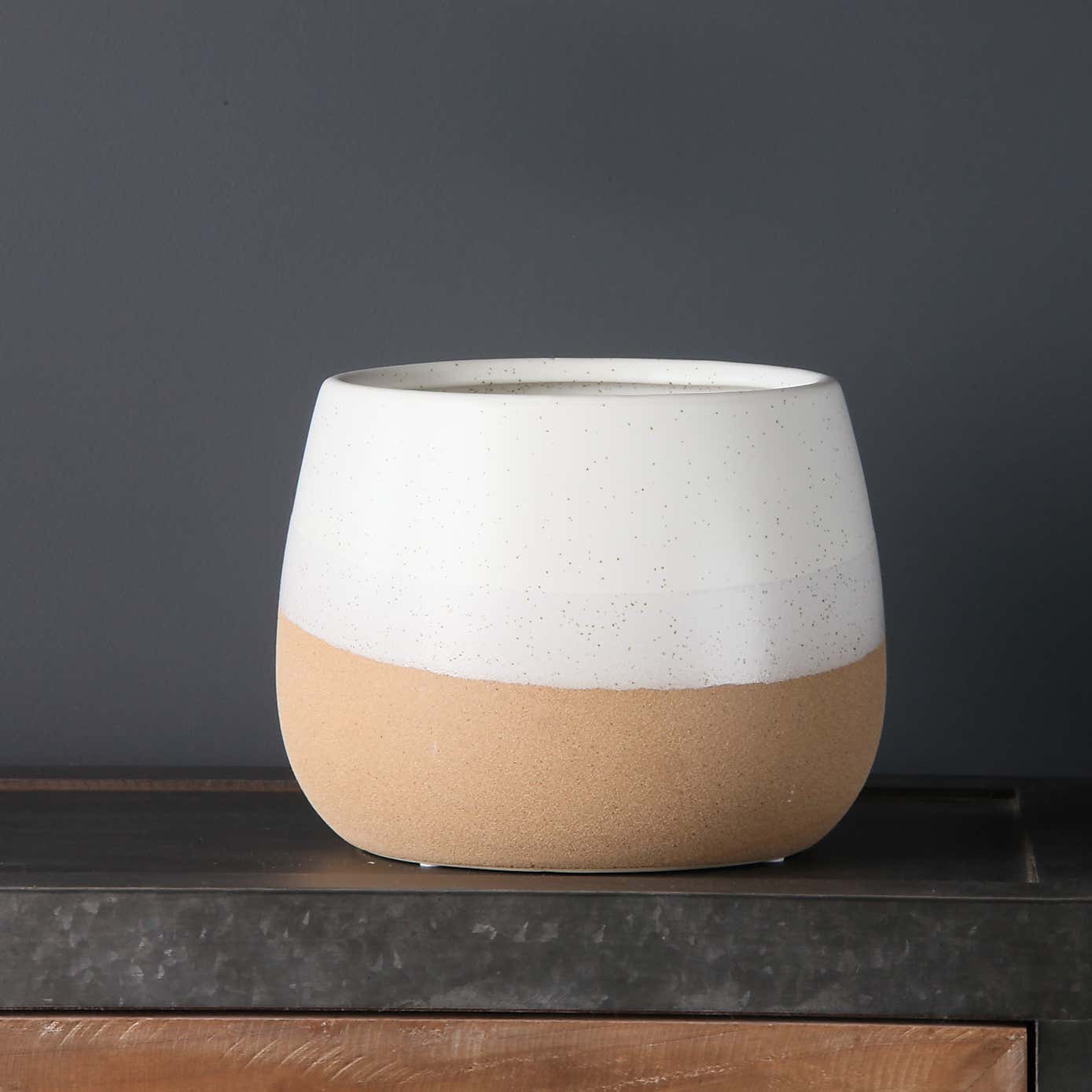 Two Tone Curved Planter 17cm x 22cm