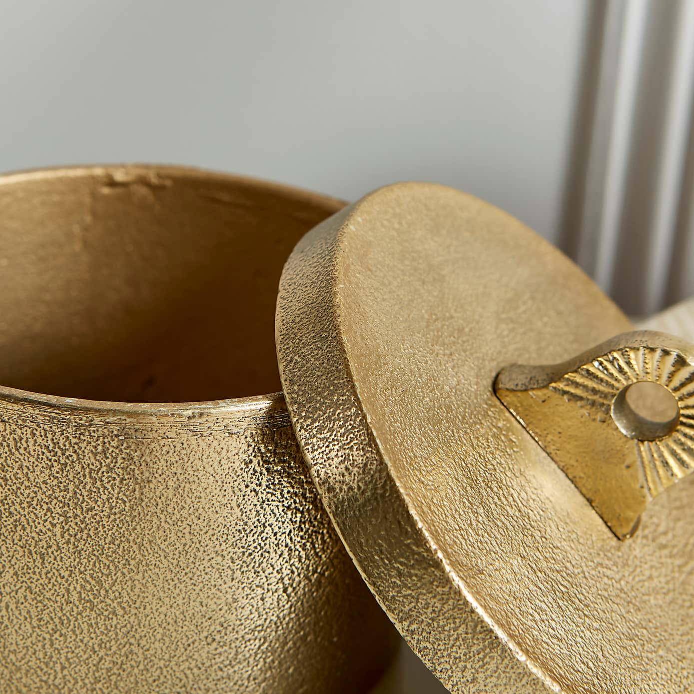 Aluminium Gold Jar