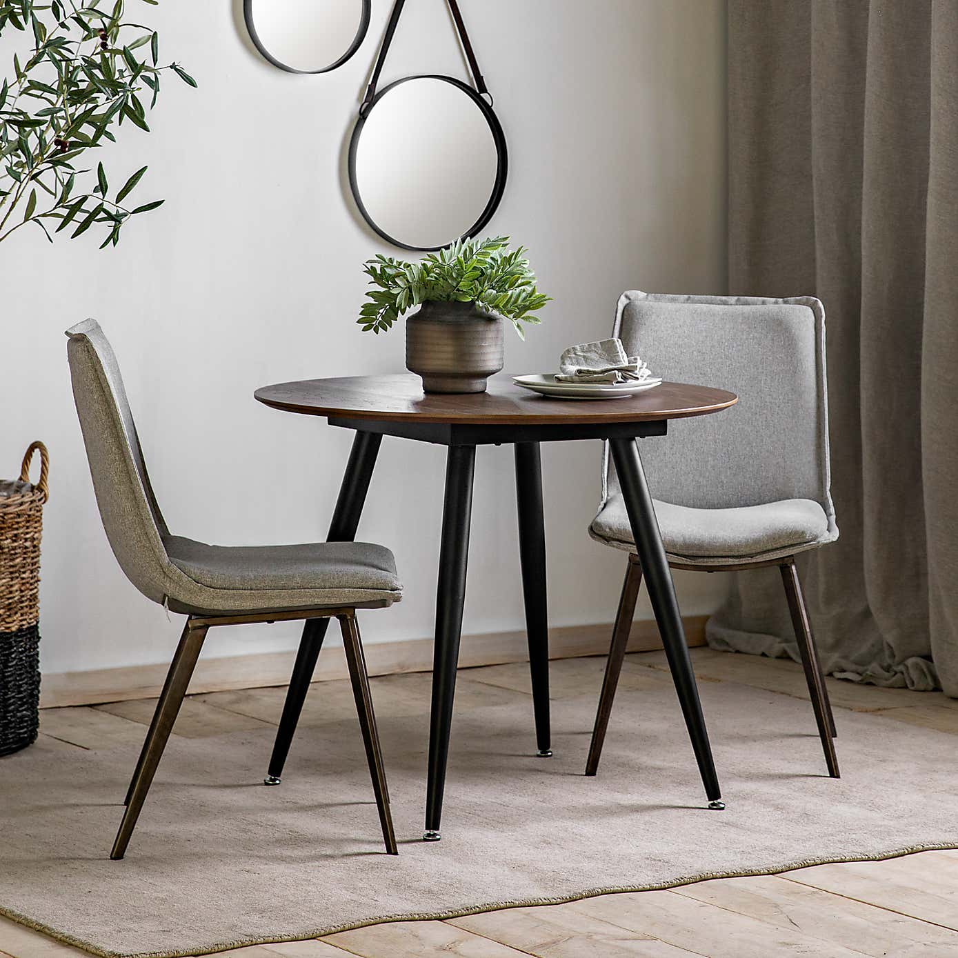 Newport Round Dining Table