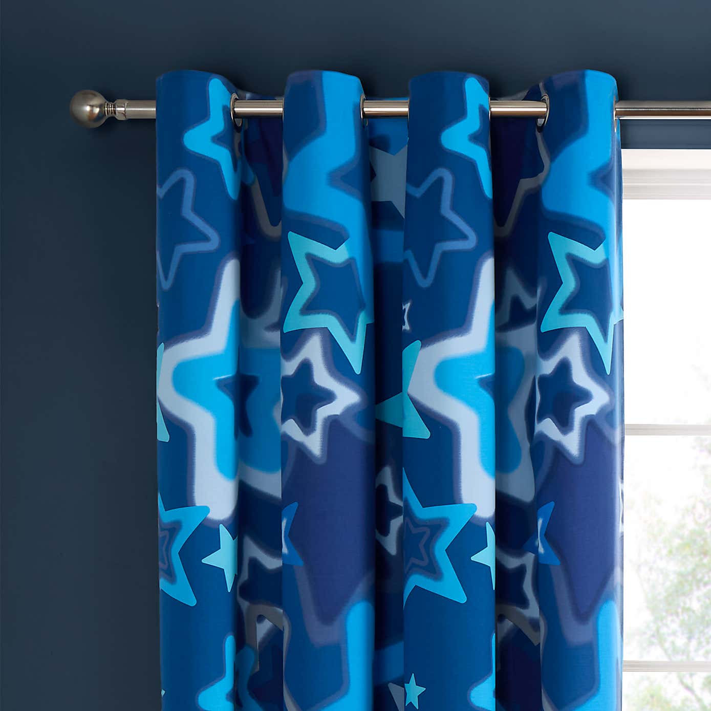 Catherine Lansfield White Ombre Stars Eyelet Curtains