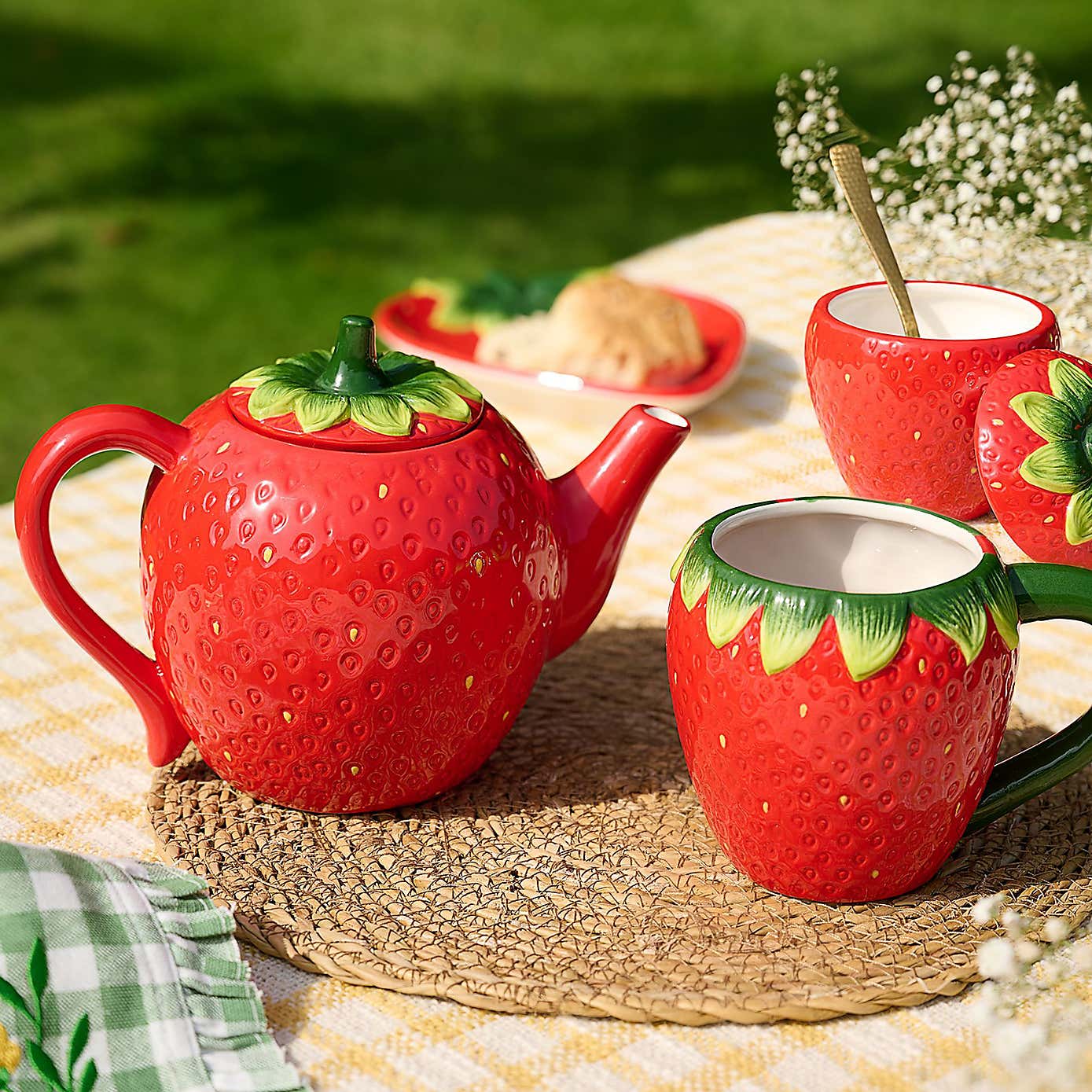 The Cottage Garden Strawberry Teapot
