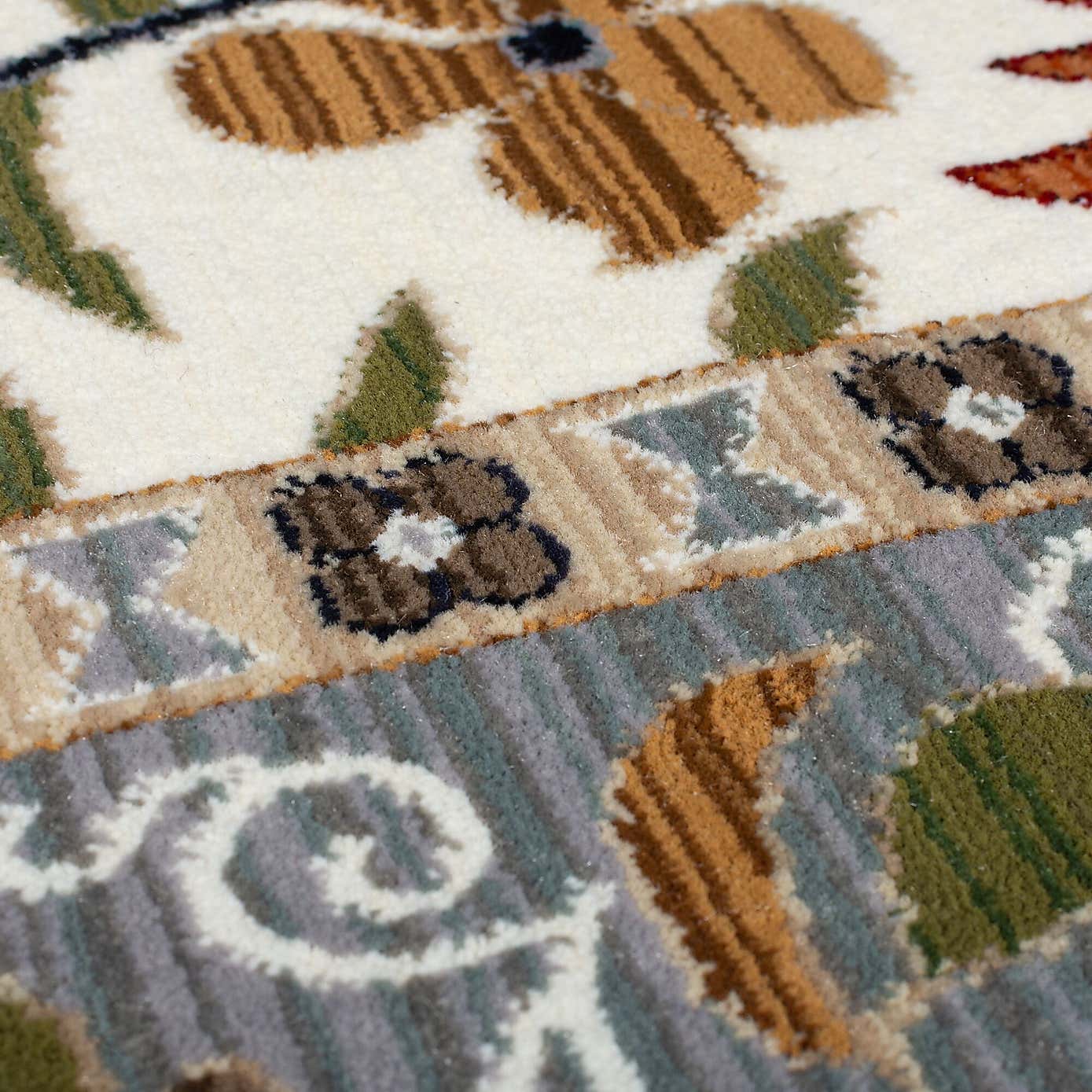 Delilah Floral Traditional Rug