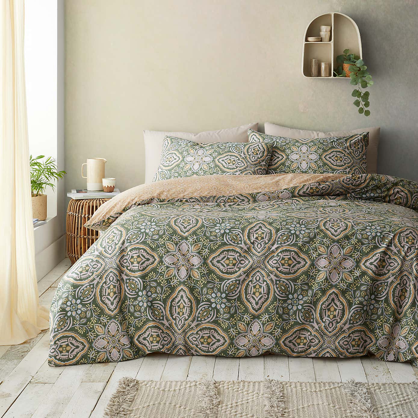 Pineapple Elephant Alba Reversible Duvet Cover & Pillowcase Set