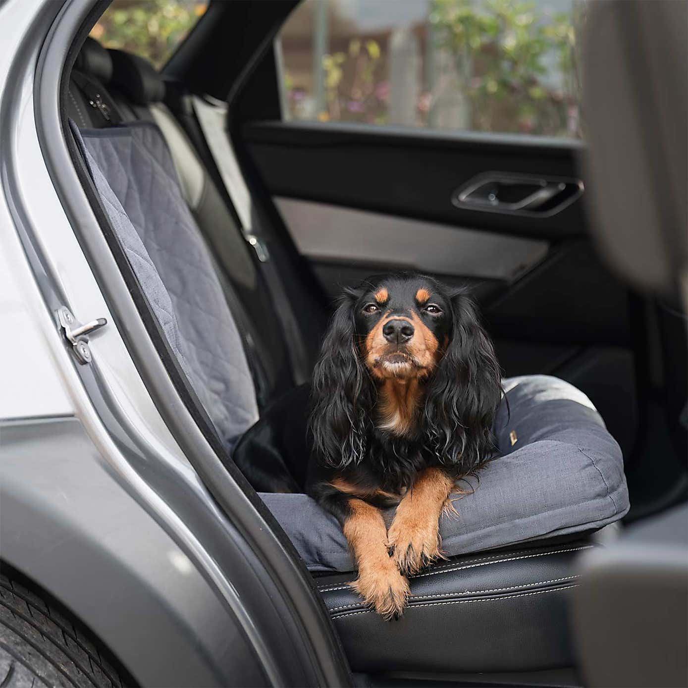 Lords and Labradors Pet Travel Seat Snoozer