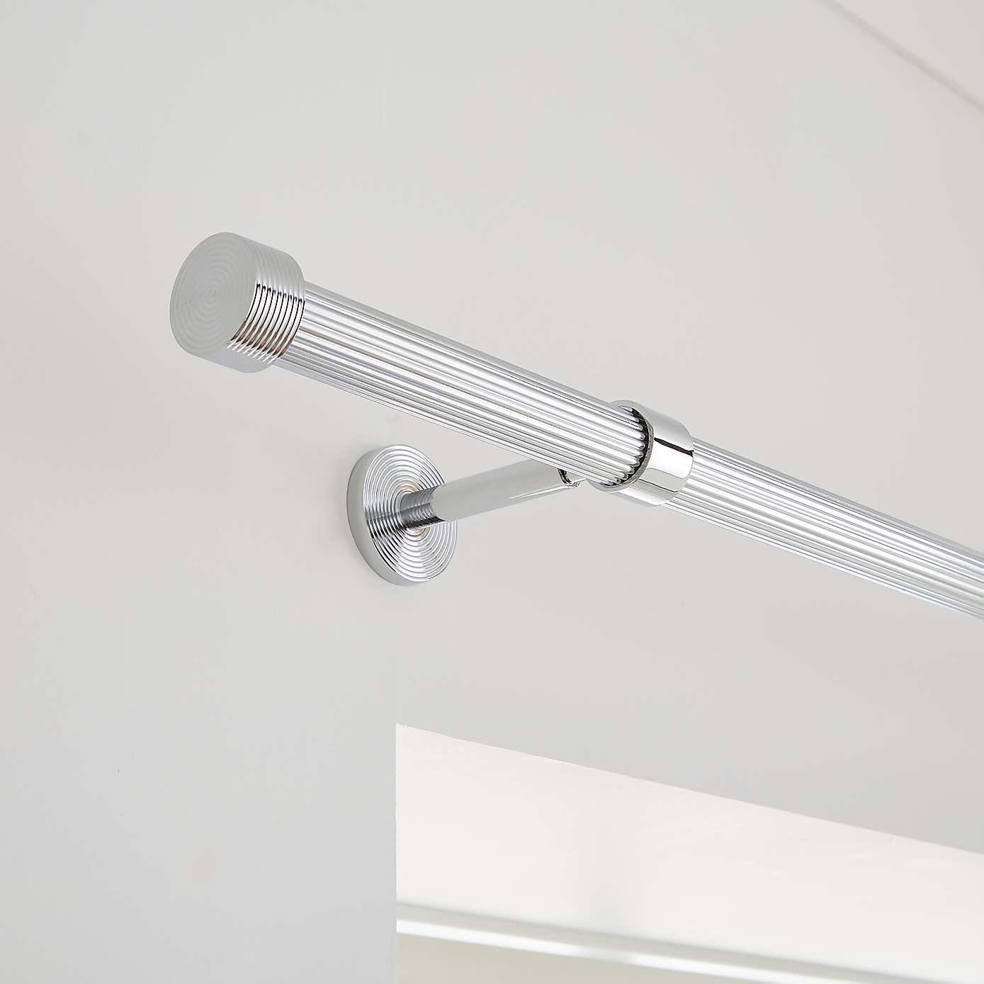 Ribbed Metal Extendable Eyelet Curtain Pole 25/28mm