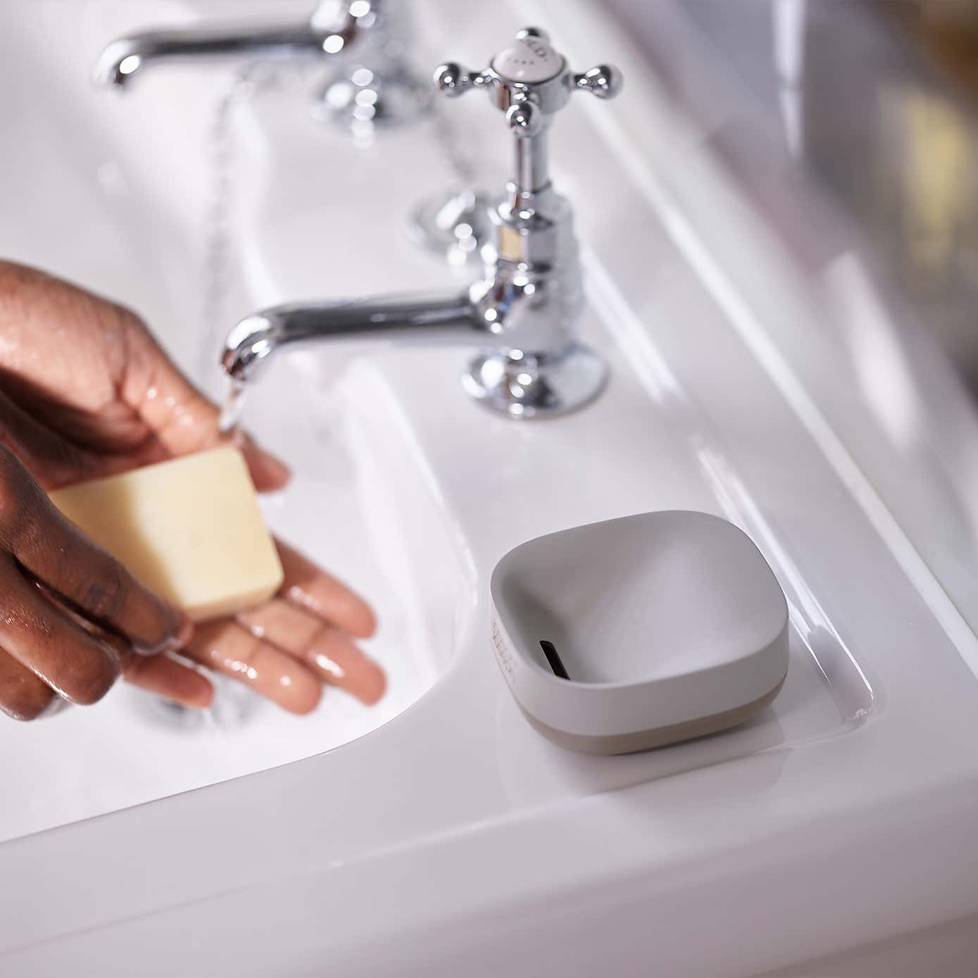 Joseph Joseph Grey Compact Soap Dish