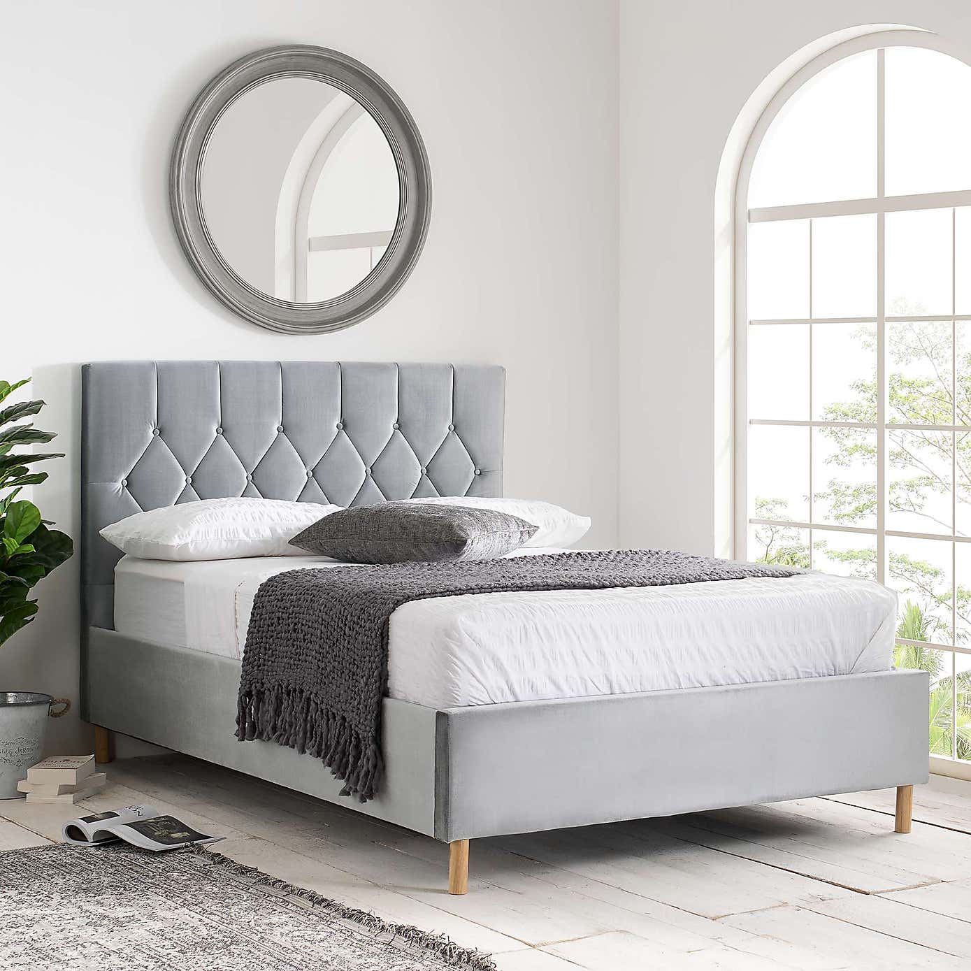 Loxley Velvet Bed