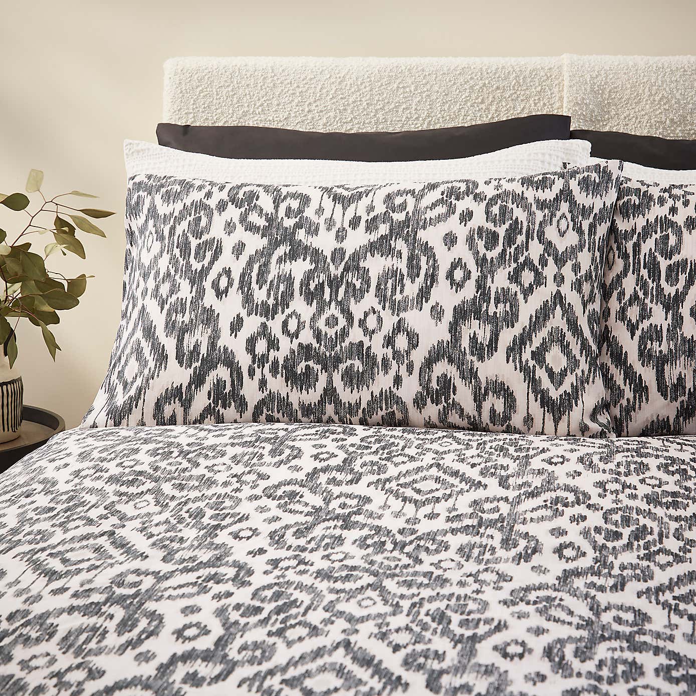 Hao Aztec Duvet Cover & Pillowcase Set