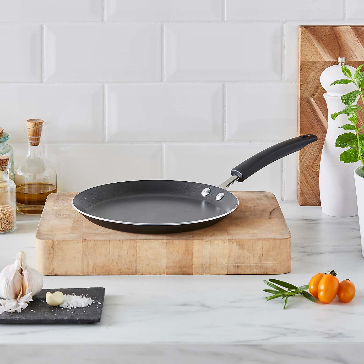 Non-Stick Aluminium Pancake Pan, 24cm