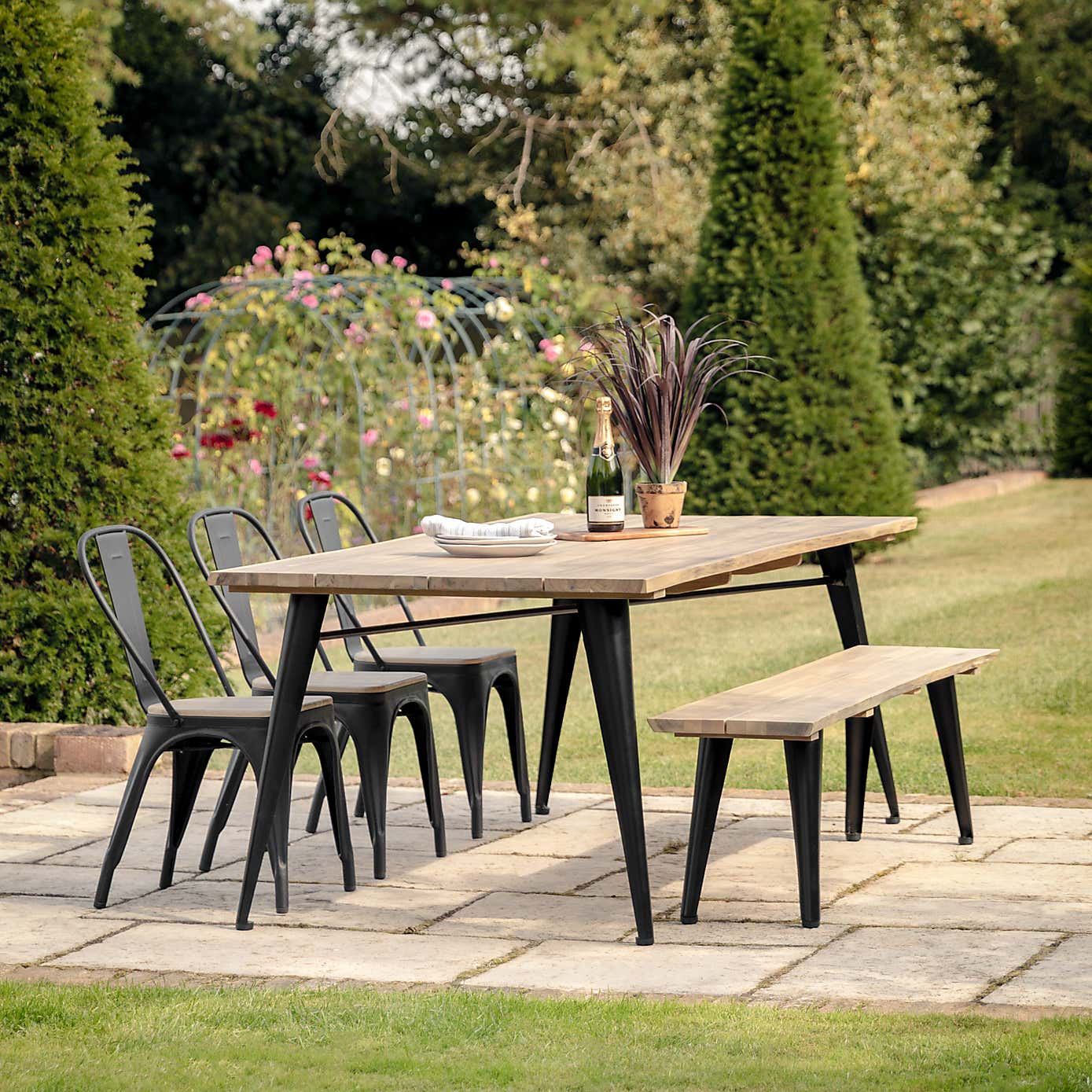 Ottinge Traditional Dining Table