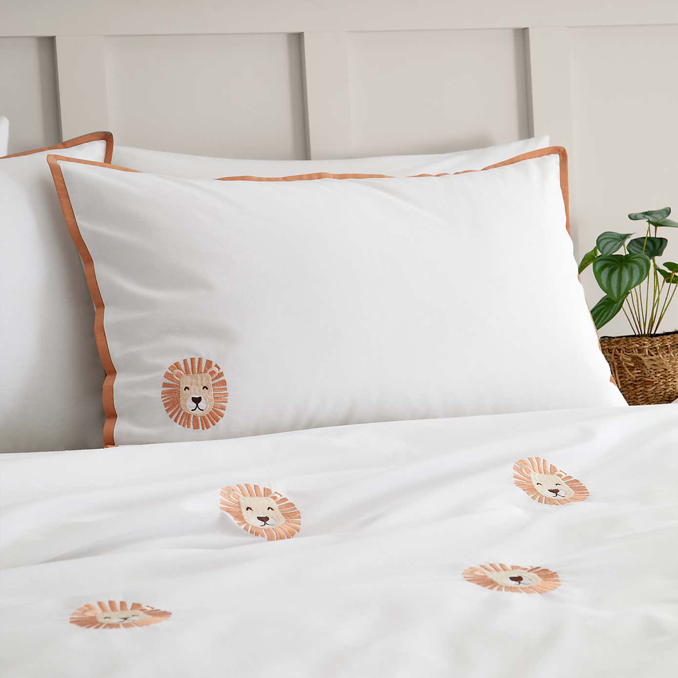 Catherine Lansfield Lions Embroidered Duvet Cover and Pillowcase Set