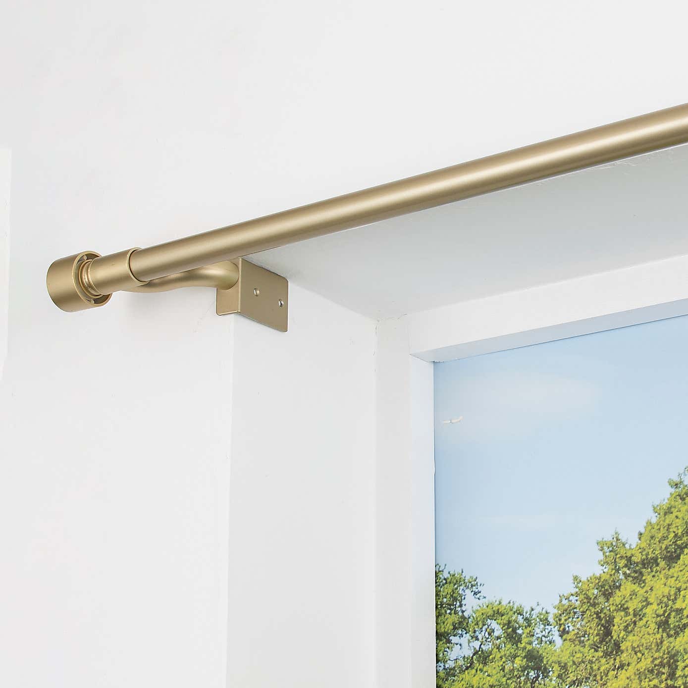 No Drills Trinity Extendable Eyelet Curtain Pole