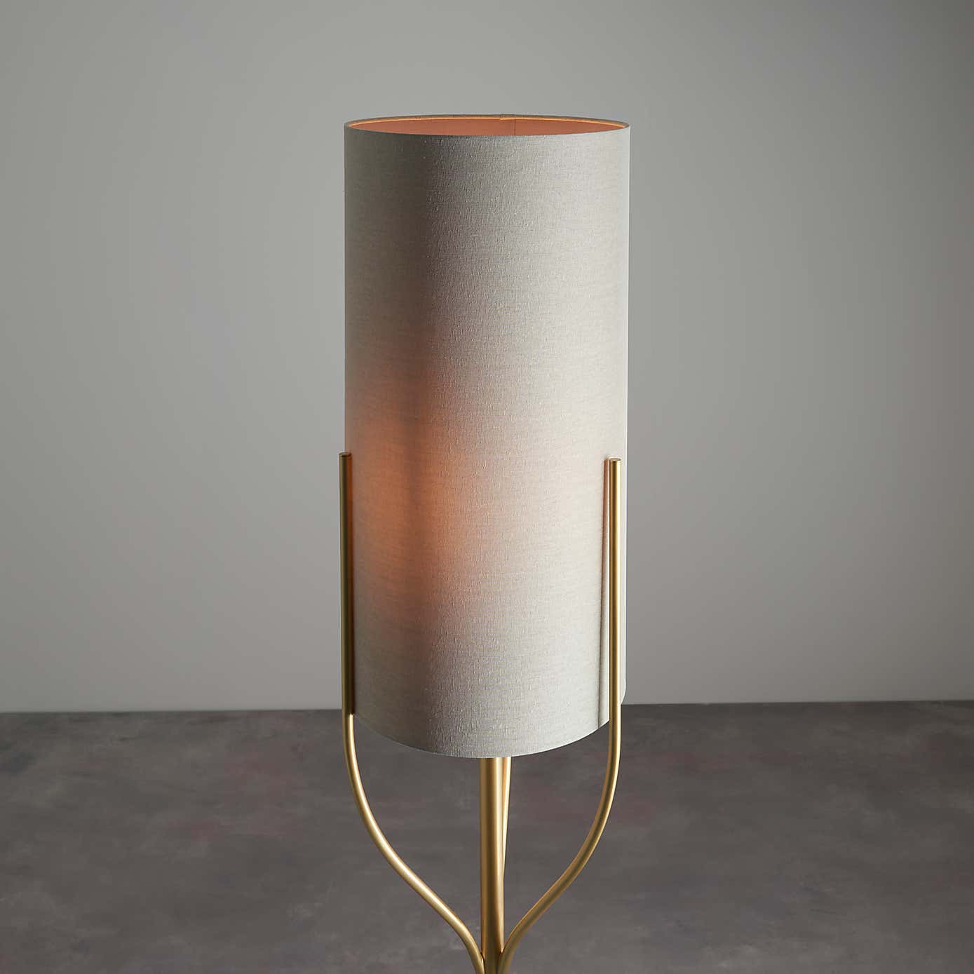 Vogue Lighting Linwood Floor Lamp